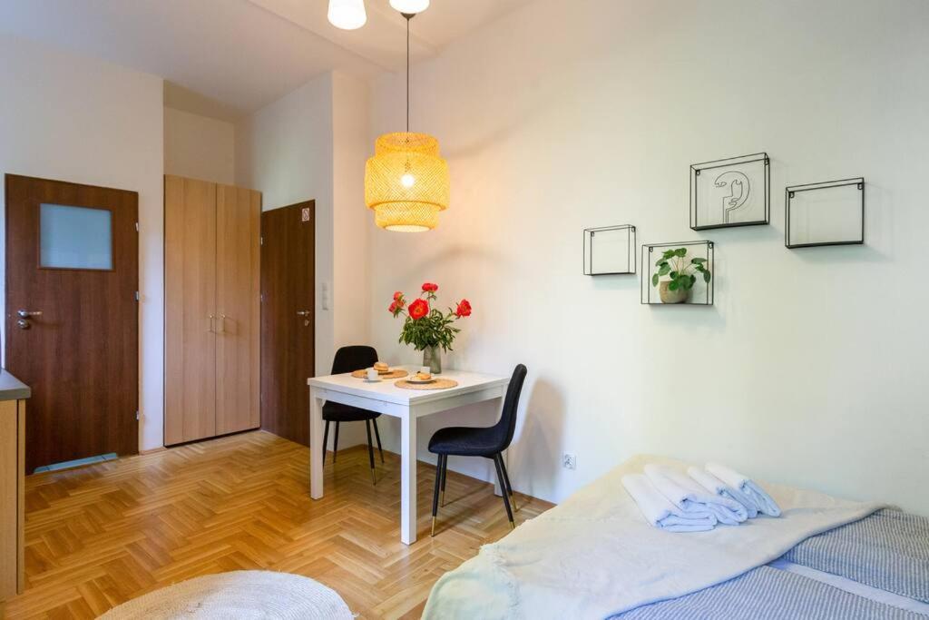 May C Studio W/Balcony Kraków Exteriör bild