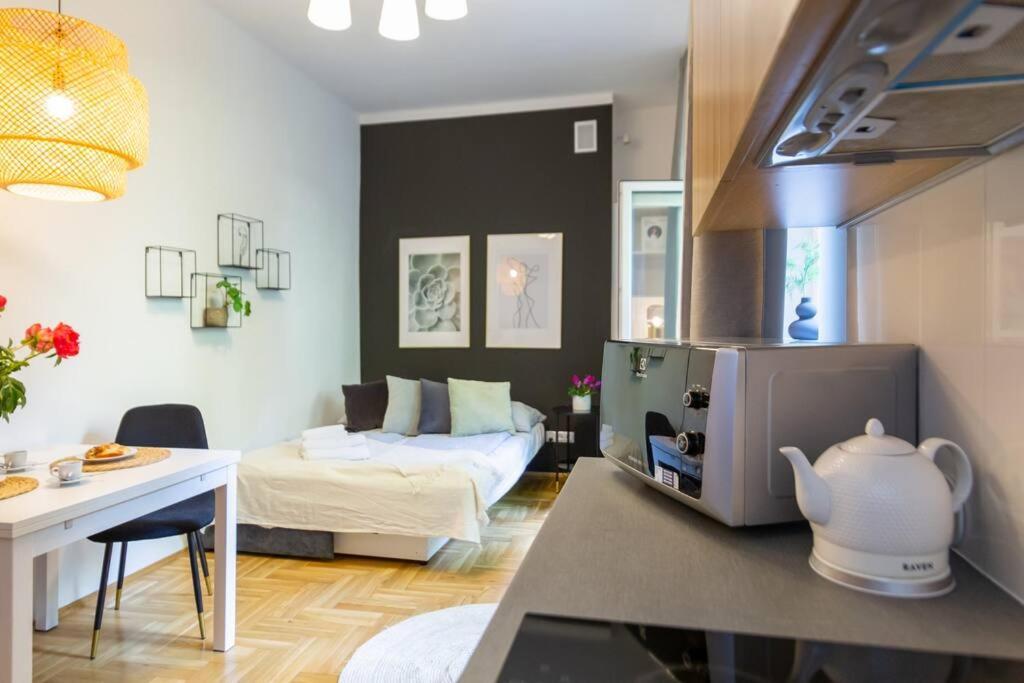 May C Studio W/Balcony Kraków Exteriör bild